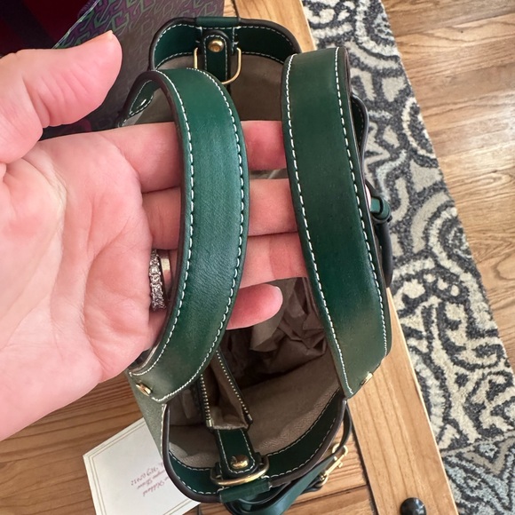 Tory Burch Miller Bucket Bag Green - Picture 3 of 15